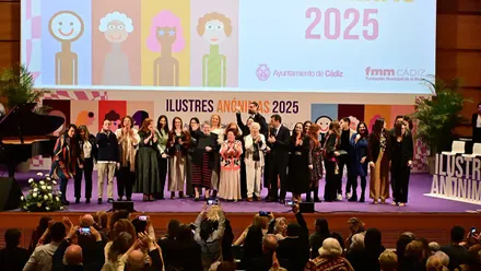 Cádiz reconoce un año más el talento femenino en un emotivo acto de Ilustres Anónimas