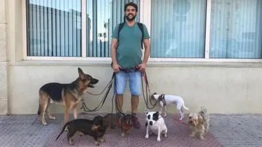 Campaña para renombrar el Centro Zoosanitario de Cádiz en honor a un querido paseador de perros fallecido