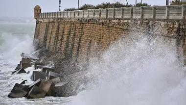 La borrasca Martinho se debilita y da un respiro, pero todavía queda su despedida de la provincia de Cádiz