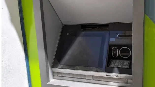 Cajaero automático apagado ante la falta de electricidad