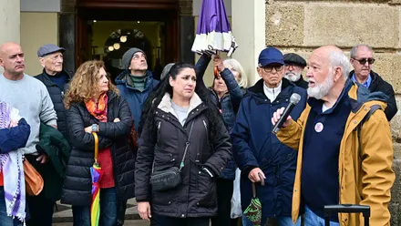 La Apdha exige al Ayuntamiento de Cádiz una solución inmediata para Tamara Manzano y sus hijas