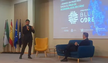 El delegado del Estado en la Zona Franca de Cádiz, Fran González, interviene ante delegación comercial marroquí