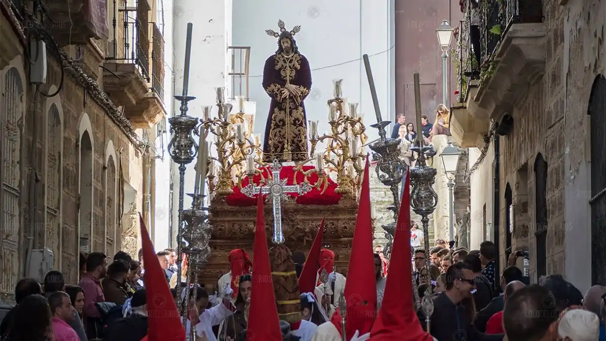 Horarios e itinerarios del Domingo de Ramos 2025 en Cádiz: guía de una jornada esperada, marcada por la incertidumbre meteorológica
