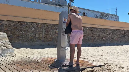 Las playas de Cádiz recuperarán algunos servicios este verano