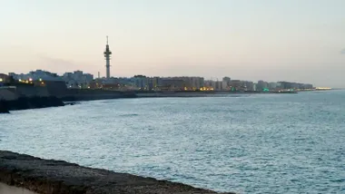 Breve respiro del tiempo en Cádiz antes del regreso de Levante y del empeoramiento de cara a la Semana Santa
