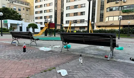 Basura en la Plaza Carlos Díaz