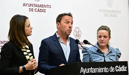 Beatriz Gandullo, José Manuel Cossi y Maite González, en la rueda de prensa de la Junta de Gobierno local de este 2 de abril