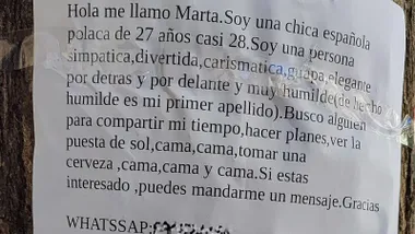 Denuncian la aparición en Cádiz de carteles que podrían encubrir ofertas de prostitución
