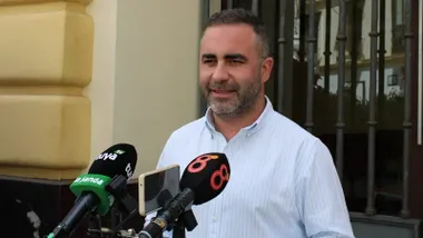 El delegado de Juventud, fede Díaz, durante una irueda de prensa.