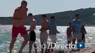 El crack noruego Haaland descubre una de las espectaculares playas de Cádiz