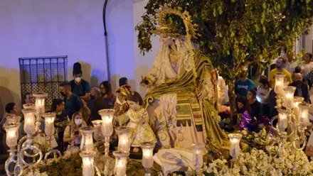 Imagen de la Pastora por las calles de Trille.