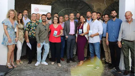Todos los participantes posando para la foto de los premios del Mes del Atún Rojo en Chiclana.