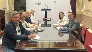 Cádiz realizará un estudio independiente para revisar el impacto de la Zona de Gran Afluencia Turística