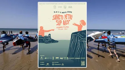 Fondo de personas corriendo con tables de windsurf hacia la playa y cartel de la Sancti Petri Sup Race 2025.