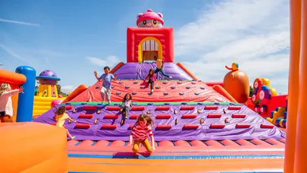 Tobogán de 7 metros de una de las sedes de Funbox.