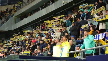 Afición del Cádiz CF en el Estadio Nuevo Mirandilla
