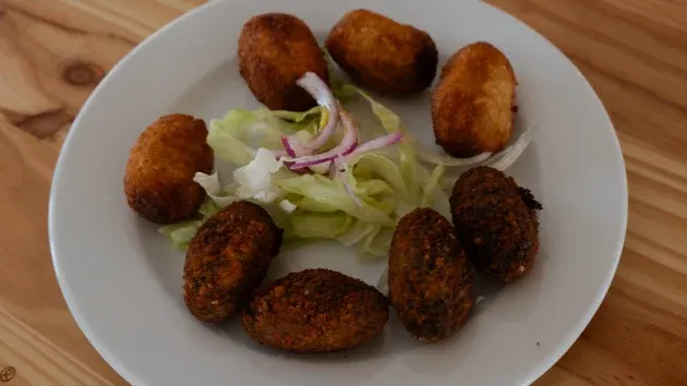 Albóndigas caseras en salsa de choo.