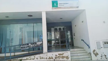 Pancarta reclamando seguridad en el Centro de Salud de Benalup.