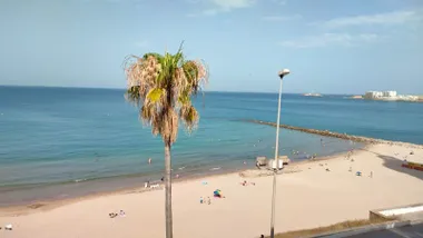 Cielo despejado en la playa de Santa María del Mar