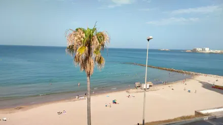 Cielo despejado en la playa de Santa María del Mar