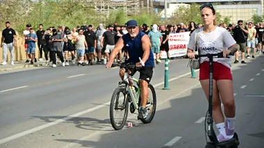 La industria auxiliar corta la Carretera Industrial de Cádiz y celebrará asamblea contra el acuerdo del metal