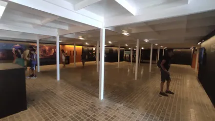 Varias personas visitan el espacio Entre Catedrales.