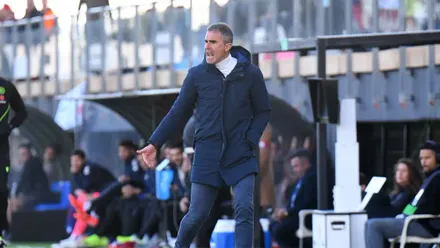 Garitano da órdenes en el Eldense-Cádiz CF.