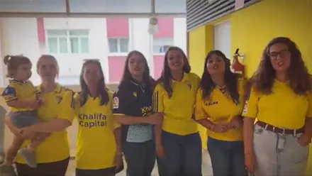 Imagen del vídeo de la Peña Mahareta con siete seguidoras del Cádiz CF