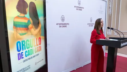 La concejala de Políticas de Inclusión y LGTBI del Ayuntamiento de Cádiz, Virginia Martín, en la presentación de la programación.