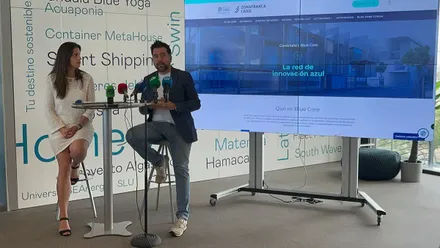 El delegado del Estado en la Zona Franca de Cádiz, Fran González, durante su intervención en la presentación oficial de la Oficina 24/7.