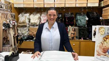 Las redes hacen su magia: un tsunami solidario devuelve la ilusión a Azahar Lencería en Cádiz