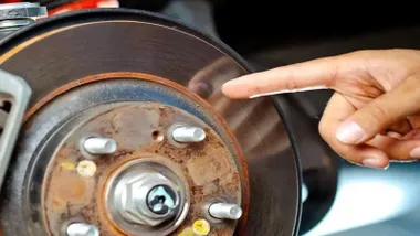 Señales de desgaste en los discos de freno ¿cuándo es el momento de cambiarlos?
