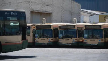 Autobuses en las cocheras de Tranvías