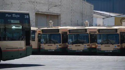 Autobuses en las cocheras de Tranvías