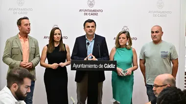 Bruno García con parte de su equipo de Gobierno en rueda de prensa
