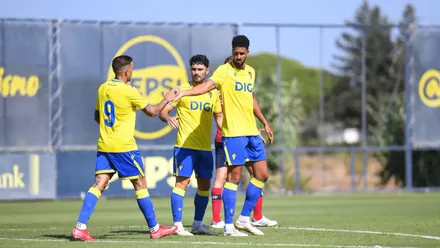 Chris Ramos celebra su gol ante el UD Leiria