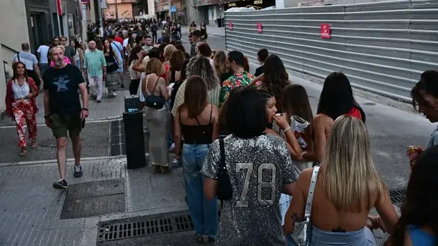 Colas para acceder al concierto de Jennifer López.