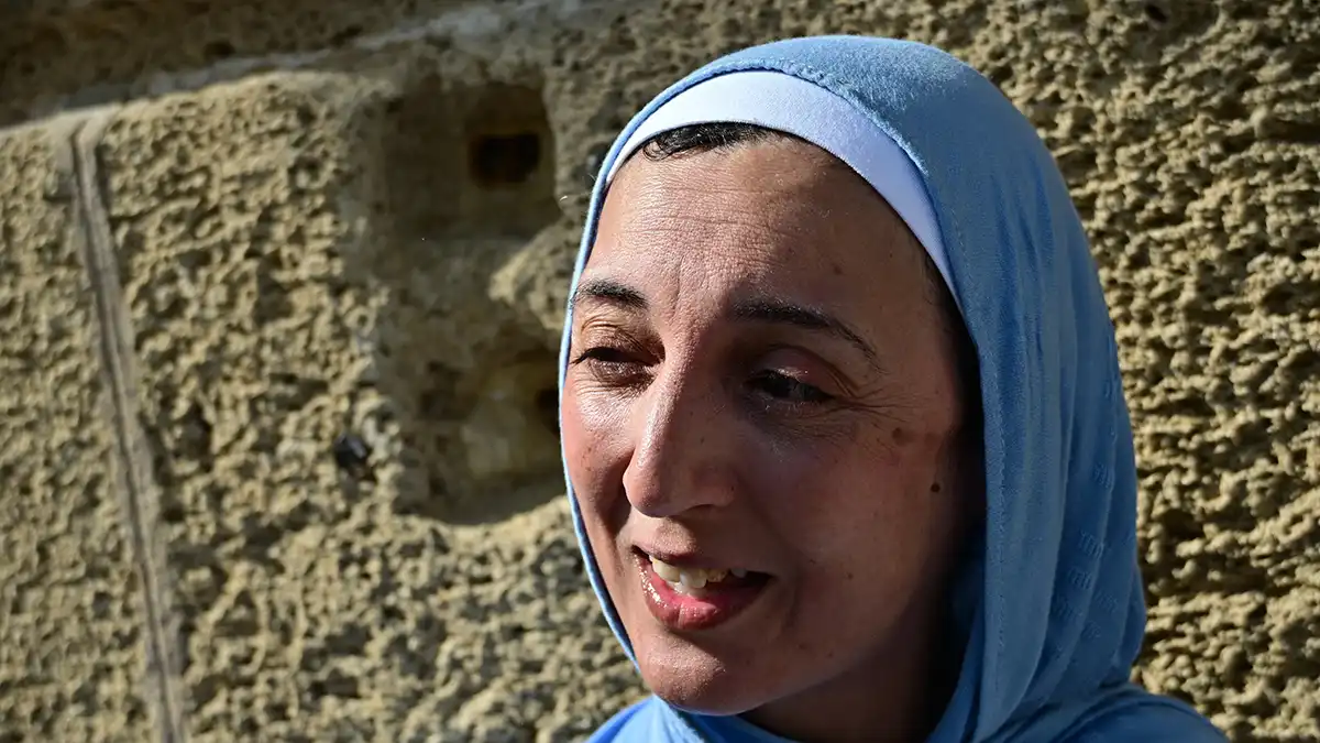 Khaoula Ben Kassem atiende a los medios en la concentración de hoy.