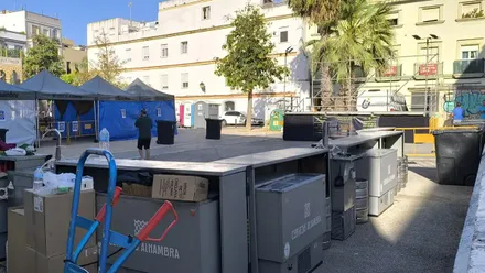 La Plaza Manolo Santander con la barra, las carpas y el escenario para la Semana Cultural de La Salle Viña