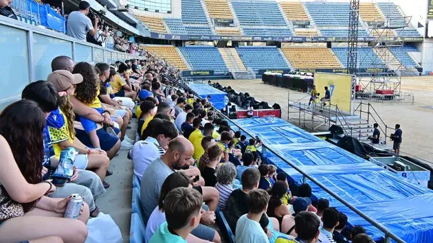“No vengo a Segunda, vengo al Cádiz CF”: así ha sido la presentación de Suso en el Nuevo Mirandilla