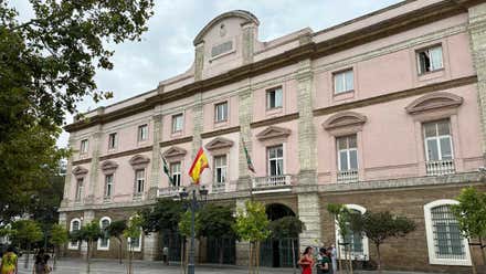 Fachada del edificio de Diputación de Cádiz.