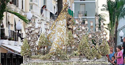 El TSJA desestima el recurso de Europa Laica y valida la Medalla de Oro de Cádiz a la patrona