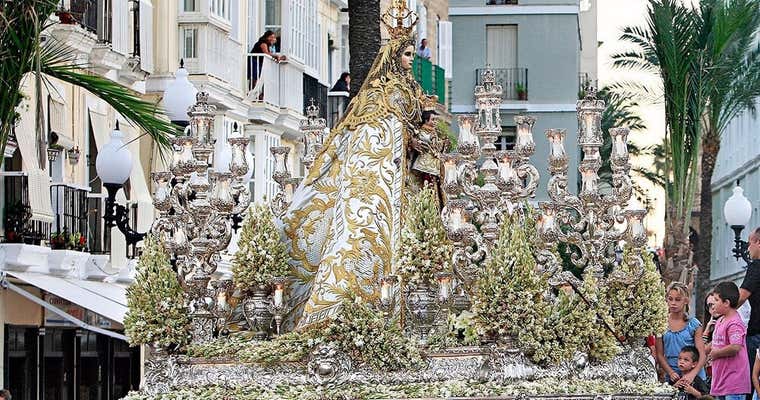 El TSJA desestima el recurso de Europa Laica y valida la Medalla de Oro de Cádiz a la patrona