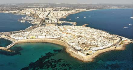 "¿Es cierto que todos tenemos un doble?": Cádiz y Gallipoli"
