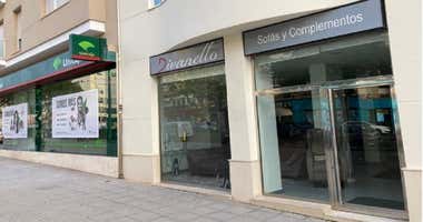 Liquidación por cierre en la tienda Divanello de Cádiz tras el fallecimiento del dueño