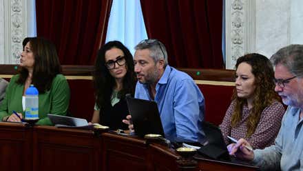 Adelante Izquierda Gaditana acusa al alcalde de priorizar el turismo sobre las necesidades de Cádiz