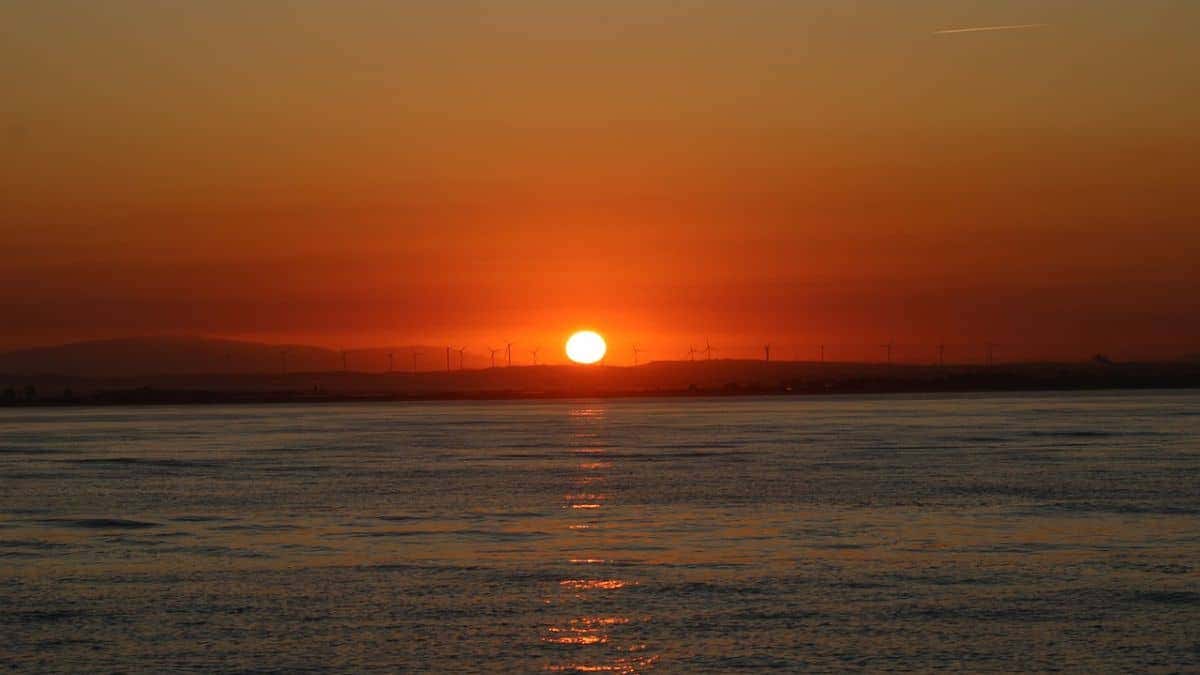Salida del sol en la Bahía de Cádiz.