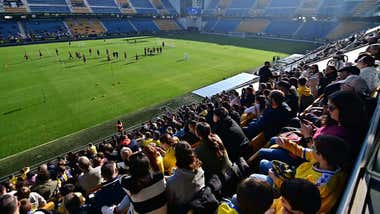 Imagen del entrenamiento del Cádiz CF con público en el parón navideño de 2023. Foto: Eulogio García.