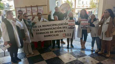 Municipalizar Ayuda a Domicilio le ahorraría millones al Ayuntamiento de Cádiz, según el comité