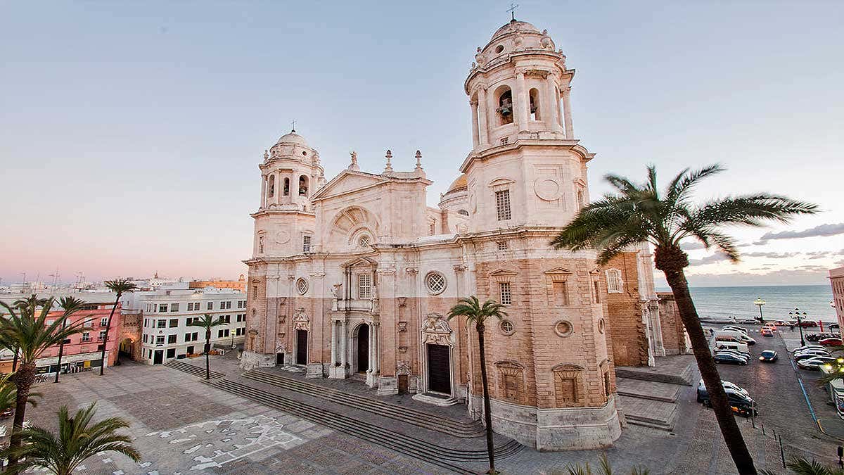 Vista de la catedral de Cádiz.